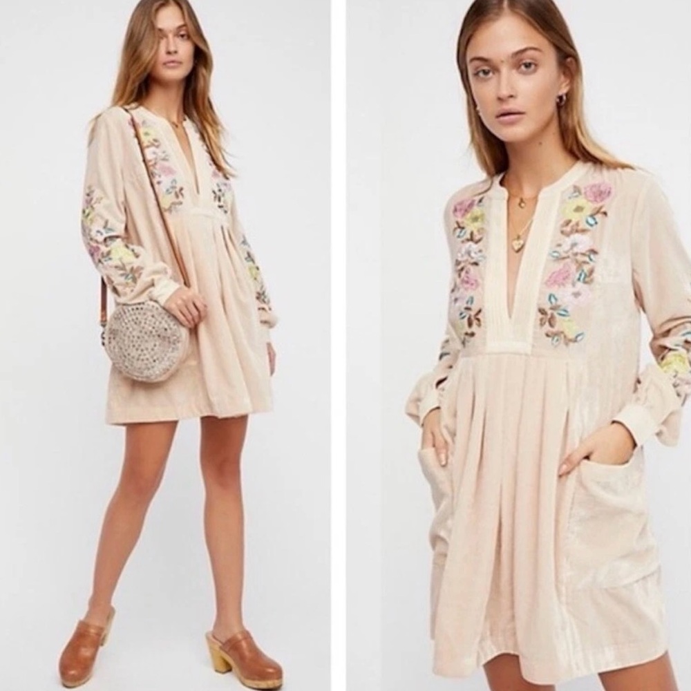 FREE PEOPLE Mia Embroidered Velvet Tunic Dress - Medium
MSRP $148